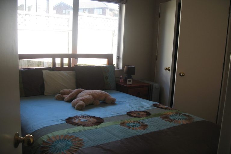 Photo of property in 49 Ashton Fitchett Drive, Brooklyn, Wellington, 6021