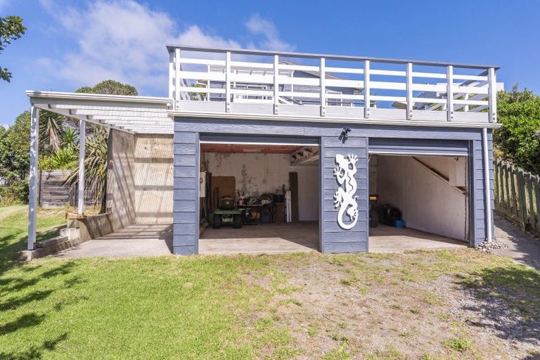 Photo of property in 42 Rodney Avenue, Te Horo Beach, Otaki, 5581