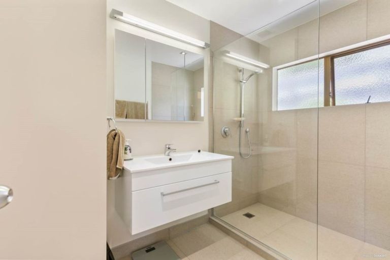 Photo of property in 1/89 Moore Street, Hillcrest, Auckland, 0627