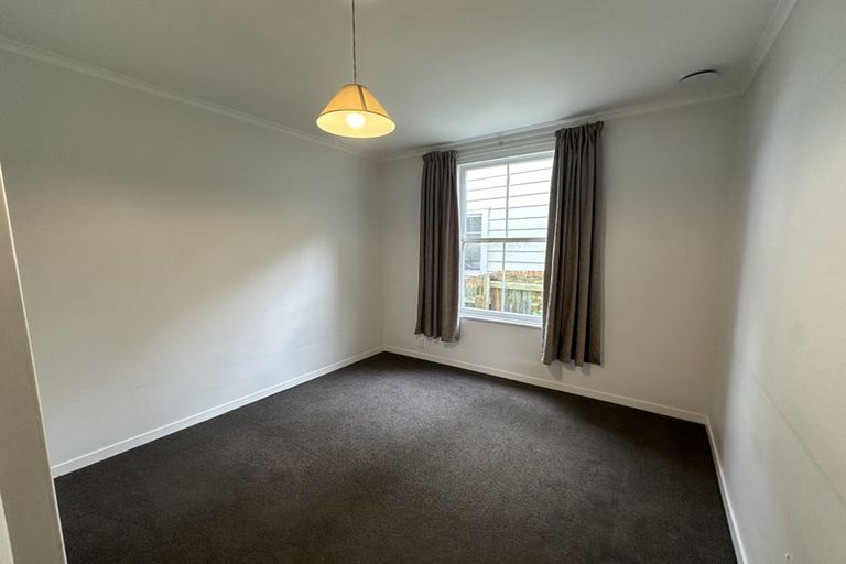 Photo of property in 34 Grove Road, Kelburn, Wellington, 6012