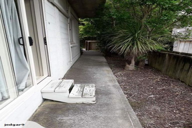 Photo of property in 1/9 Pemberton Avenue, Bayview, Auckland, 0629