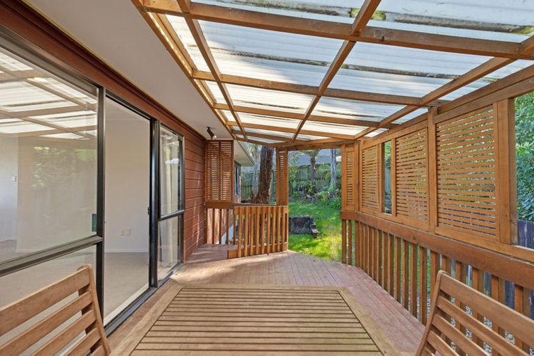 Photo of property in 2/18 Atlantis Place, Totara Vale, Auckland, 0629