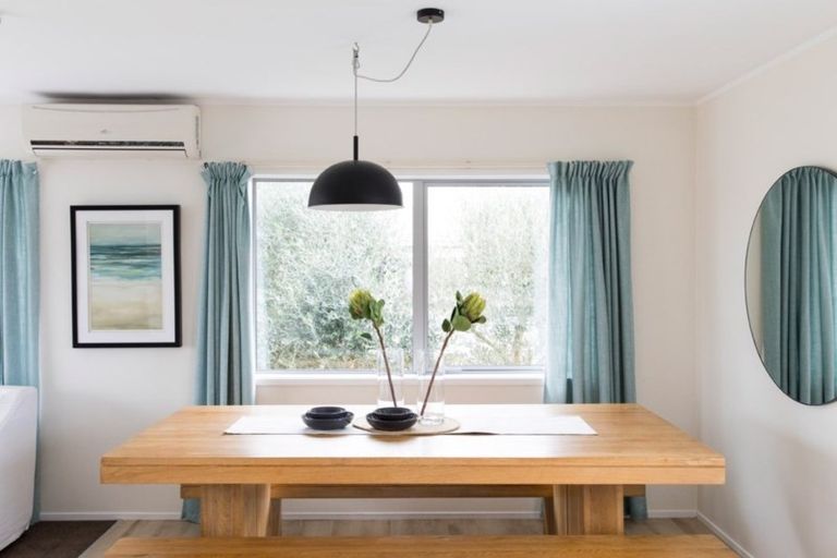 Photo of property in 13 Spinnaker Drive, Te Atatu Peninsula, Auckland, 0610