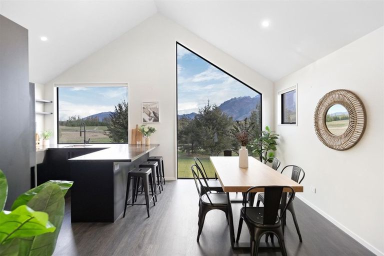 Photo of property in 21 Soudley Court, Jacks Point, Queenstown, 9371