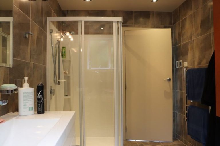 Photo of property in 80 Marine Parade, Bluff, 9814