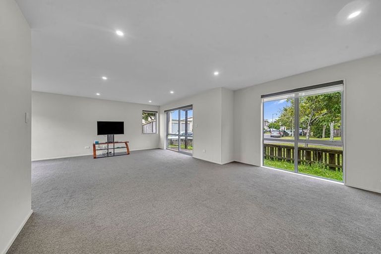 Photo of property in 14 Pipipi Crescent, Takanini, 2112