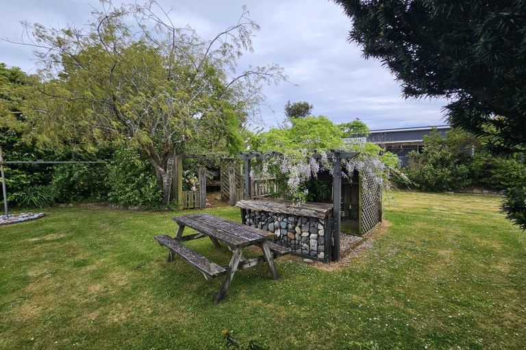 Photo of property in 9 Arthur Road, Owaka, 9585