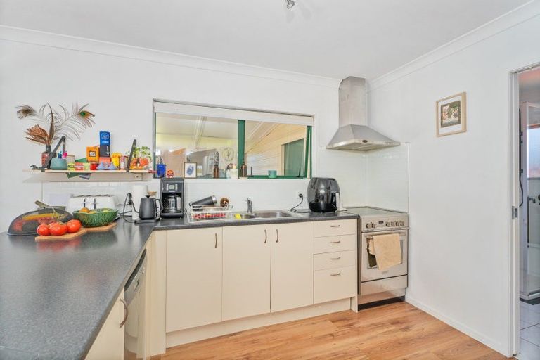 Photo of property in 6 Redwings Close, Whitianga, 3510