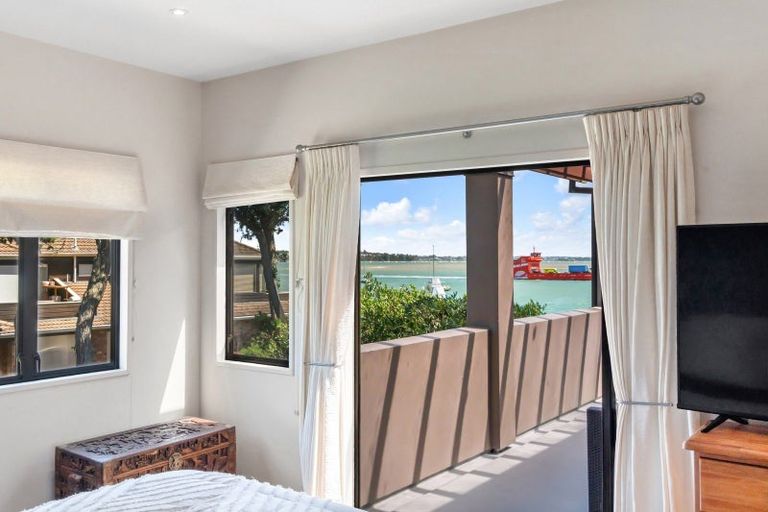 Photo of property in 27a The Parade, Bucklands Beach, Auckland, 2012