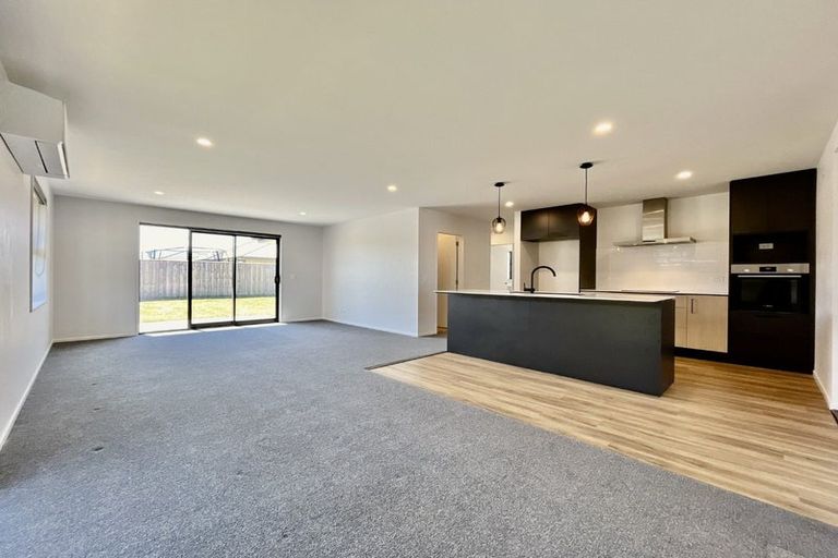 Photo of property in 14 Eileen Way, Rolleston, 7615