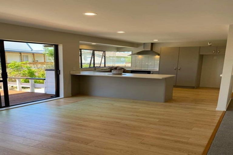 Photo of property in 11b Bay Street, Red Beach, 0932