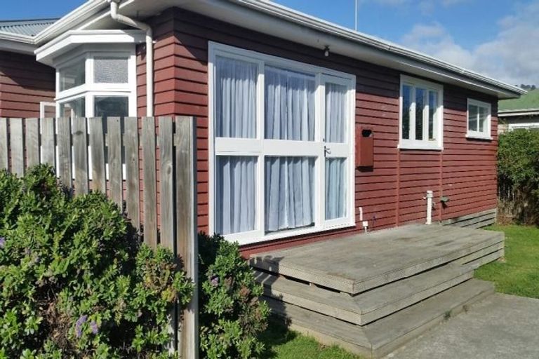 Photo of property in 2/72 Barton Street, Woolston, Christchurch, 8023