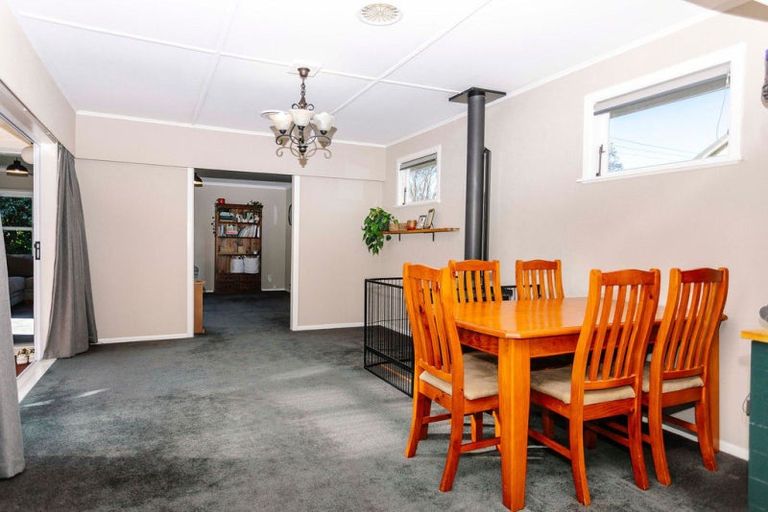 Photo of property in 17 Smith Street, Dannevirke, 4930