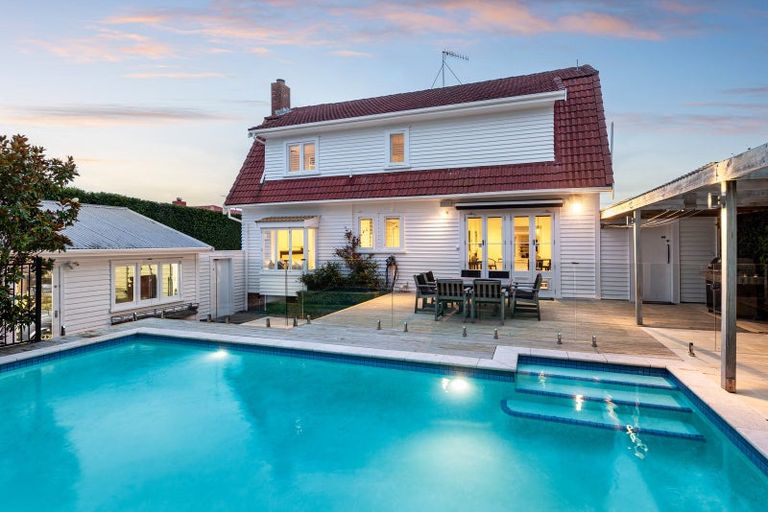 Photo of property in 7 Dudley Road, Mission Bay, Auckland, 1071