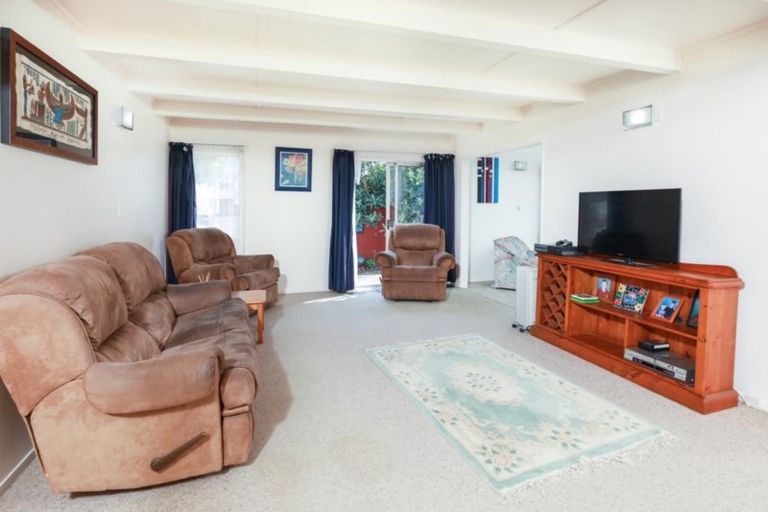 Photo of property in 25 Oakfield Crescent, Pukete, Hamilton, 3200