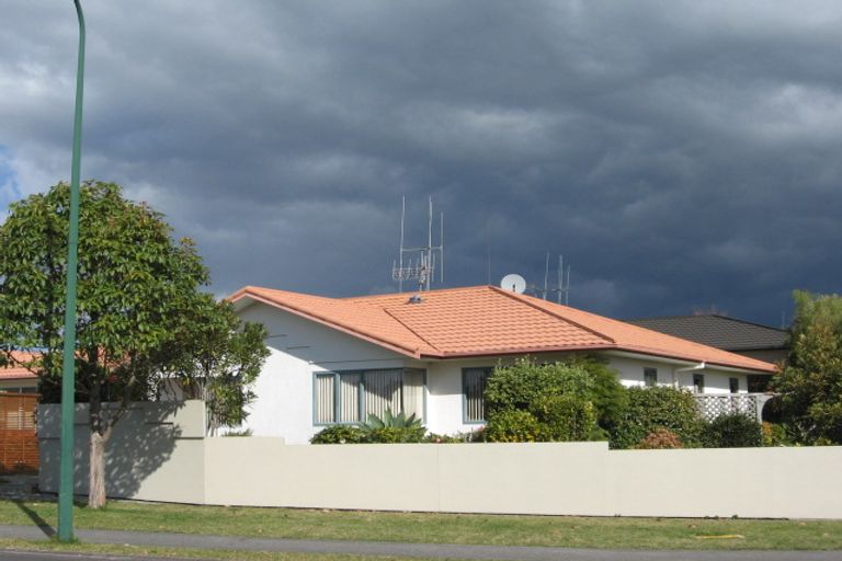 Photo of property in 10 Meadowviews Drive, Welcome Bay, Tauranga, 3112