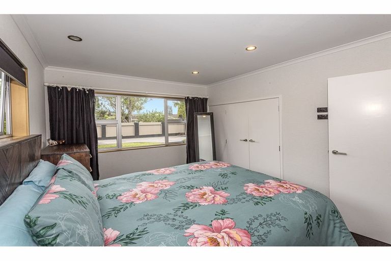Photo of property in 17 Kotare Crescent, Maunu, Whangarei, 0110