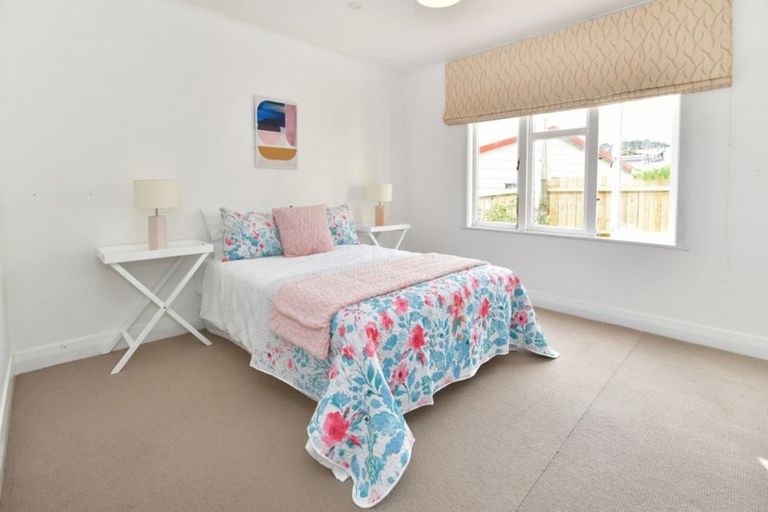 Photo of property in 2a Stillwater Crescent, Stillwater, Silverdale, 0993