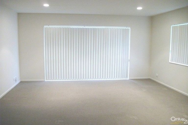 Photo of property in 22 Terrasini Drive, Flat Bush, Auckland, 2019