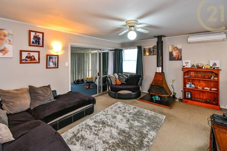 Photo of property in 11 Fairlight Place, Manurewa, Auckland, 2102