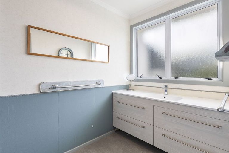 Photo of property in 8 Omata Road, Westown, New Plymouth, 4310