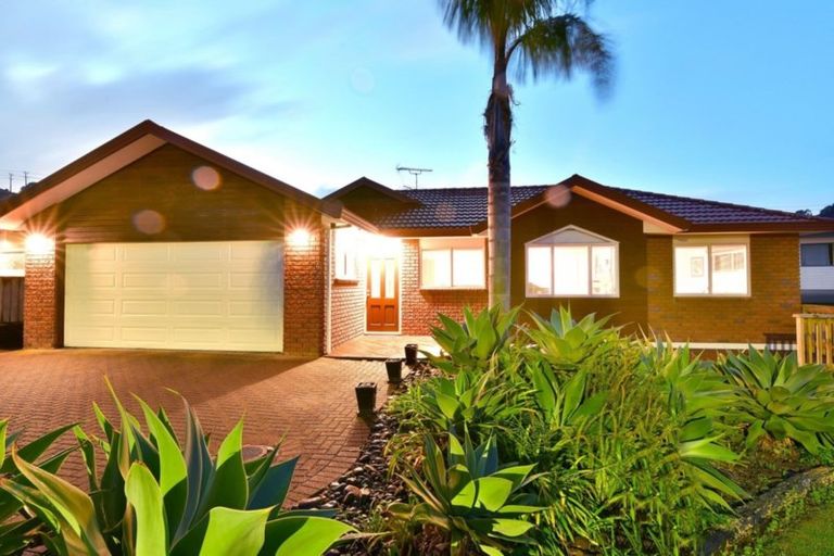 Photo of property in 12 Astor Place, Orewa, 0931