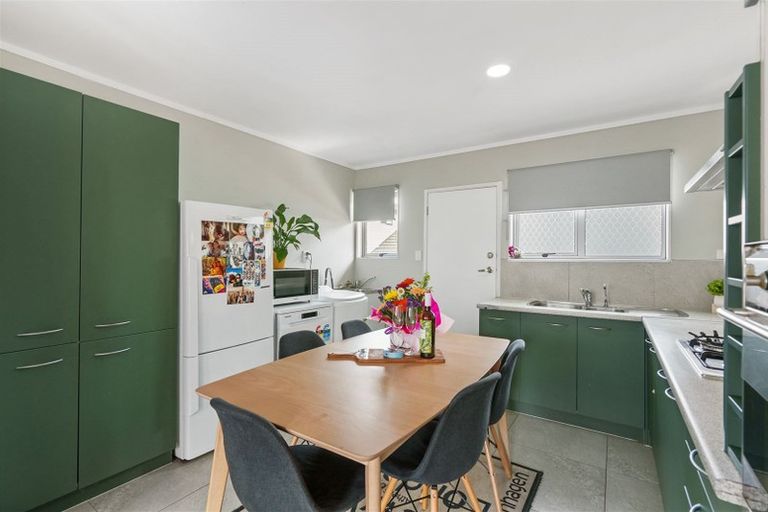 Photo of property in 3/112 Gossamer Drive, Pakuranga Heights, Auckland, 2010