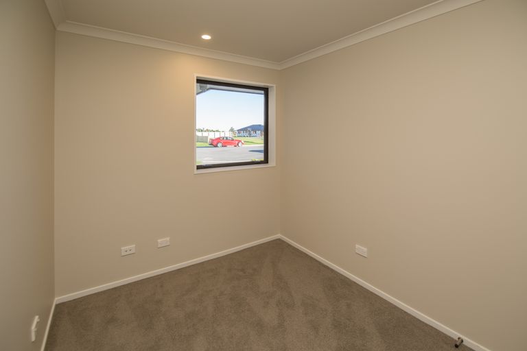 Photo of property in 11 Wyllie Place, Amberley, 7410