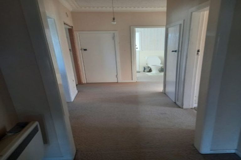 Photo of property in 1/44 View Road, Henderson, Auckland, 0612