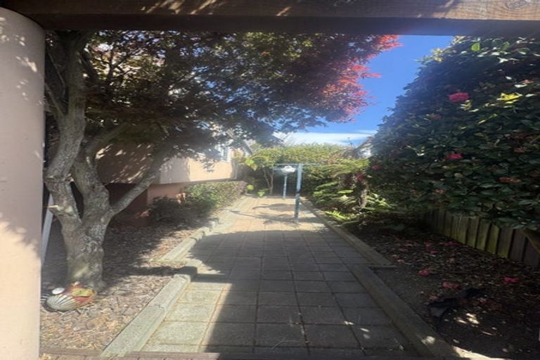 Photo of property in 132a Warren Crescent, Hillmorton, Christchurch, 8025