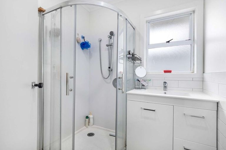 Photo of property in 12 Bittern Place, Henderson, Auckland, 0610