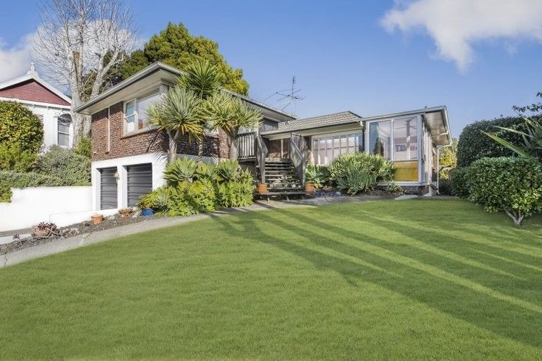 Photo of property in 8 Mccall Place, Opaheke, Papakura, 2113