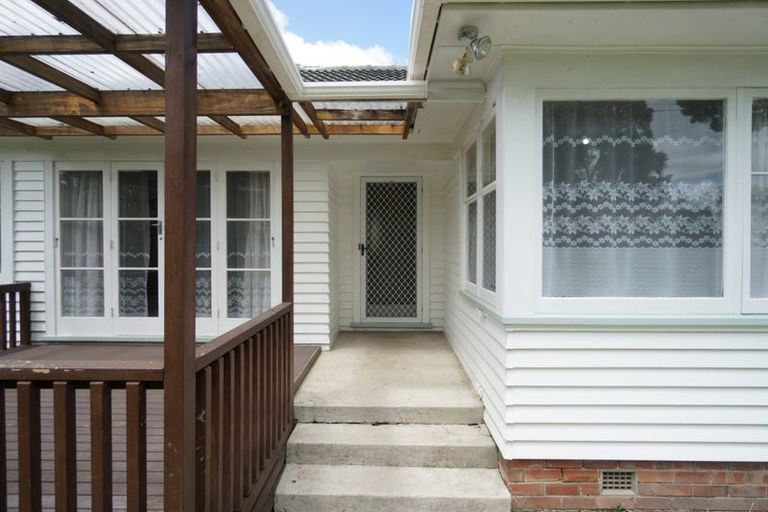 Photo of property in 494 Blockhouse Bay Road, Blockhouse Bay, Auckland, 0600