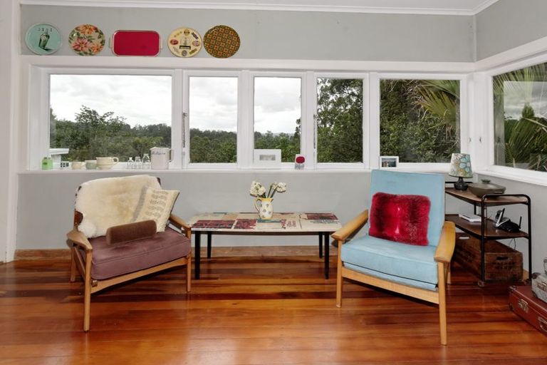 Photo of property in 10 Tinopai Road, Titirangi, Auckland, 0604