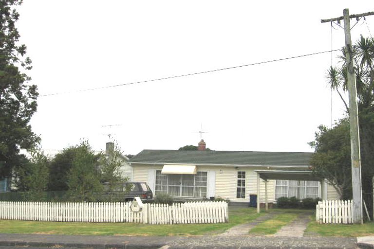 Photo of property in 45 Salisbury Road, Birkdale, Auckland, 0626