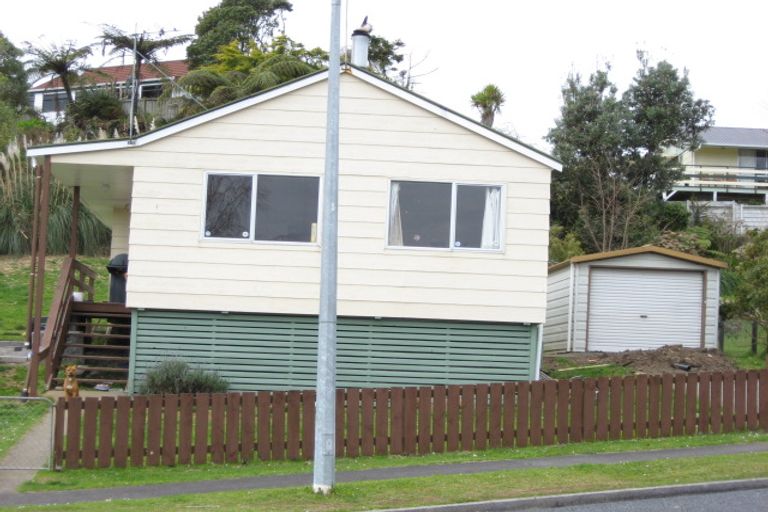 Photo of property in 46 Riversdale Drive, Merrilands, New Plymouth, 4312