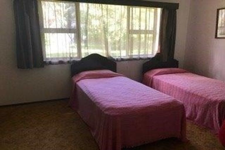 Photo of property in 28 Beach Road, Omata, New Plymouth, 4374