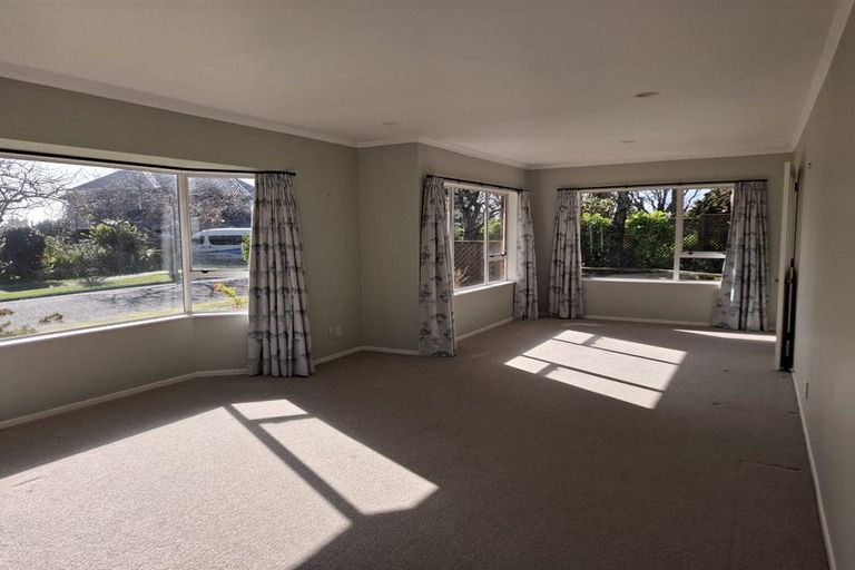 Photo of property in 10 Lynwood Place, Owhata, Rotorua, 3010