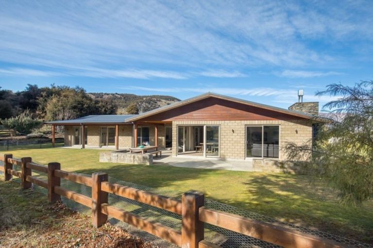 Photo of property in 18 Bevan Place, Wanaka, 9305