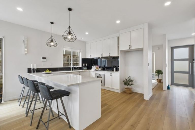 Photo of property in 128a Jeffs Road, Flat Bush, Auckland, 2016