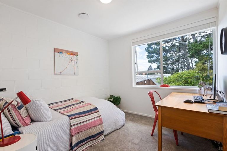 Photo of property in 2/9 John Court Street, Birkenhead, Auckland, 0626