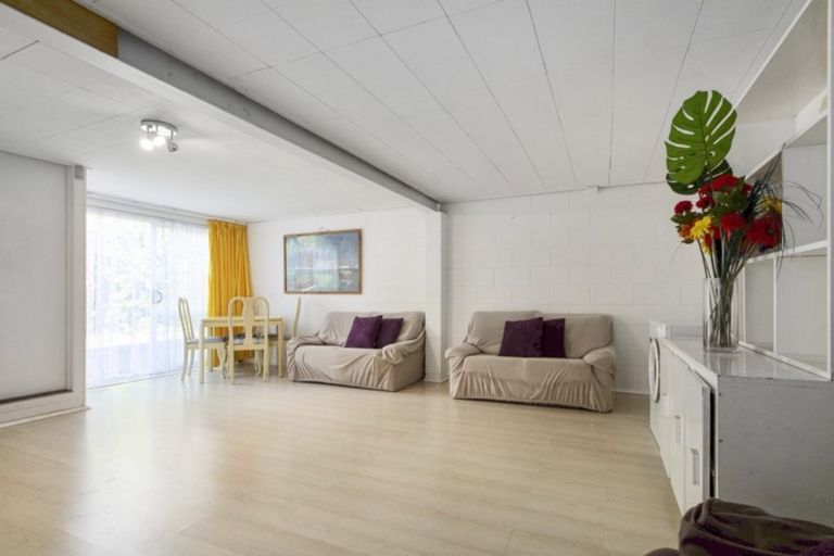 Photo of property in 2/55 Glenmore Road, Sunnyhills, Auckland, 2010