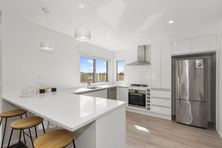 Photo of property in 2/12 Faber Place, Rototuna North, Hamilton, 3281