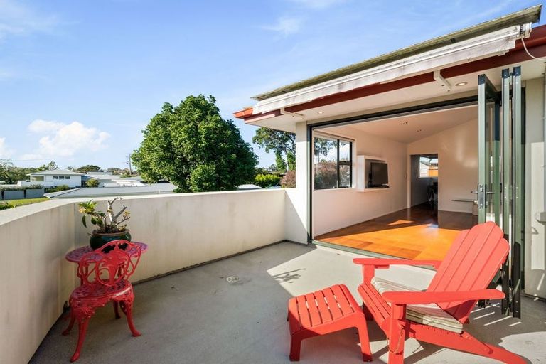 Photo of property in 66 Ferry Parade, Herald Island, Auckland, 0618