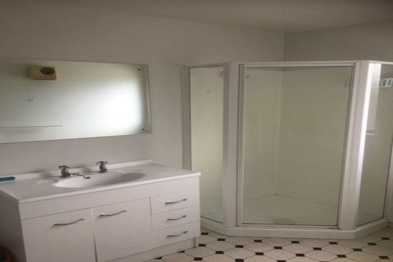 Photo of property in 114b Elizabeth Street, Riccarton, Christchurch, 8041