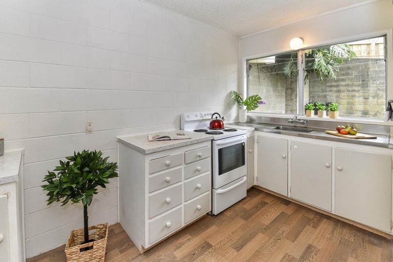 Photo of property in 1/23b Hillsborough Road, Hillsborough, Auckland, 1042