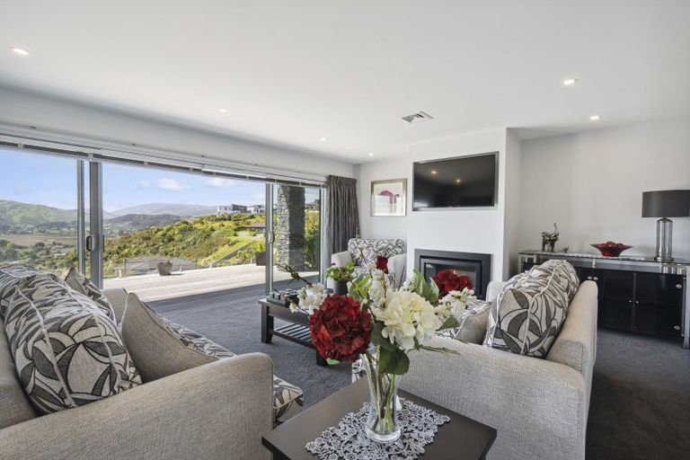 Photo of property in 71 Endeavour Drive, Whitby, Porirua, 5024