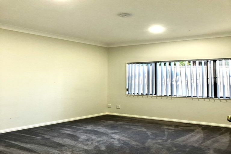 Photo of property in 32 Westerham Drive, Dannemora, Auckland, 2016