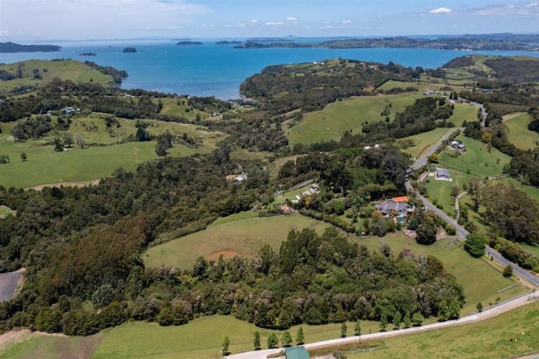 Photo of property in 394 Whitmore Road, Tawharanui Peninsula, Warkworth, 0986