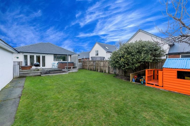 Photo of property in 19 Cutts Road, Russley, Christchurch, 8042
